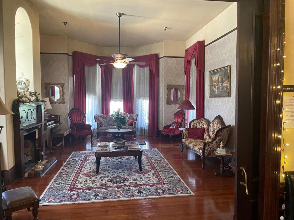 Grand Gables Inn Палатка Екстериор снимка