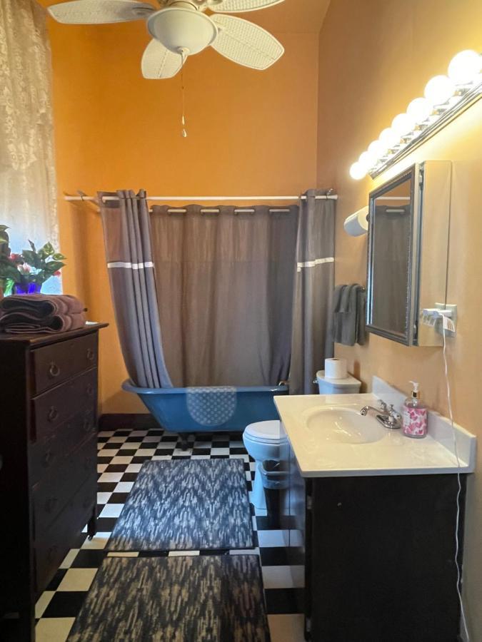Grand Gables Inn Палатка Екстериор снимка