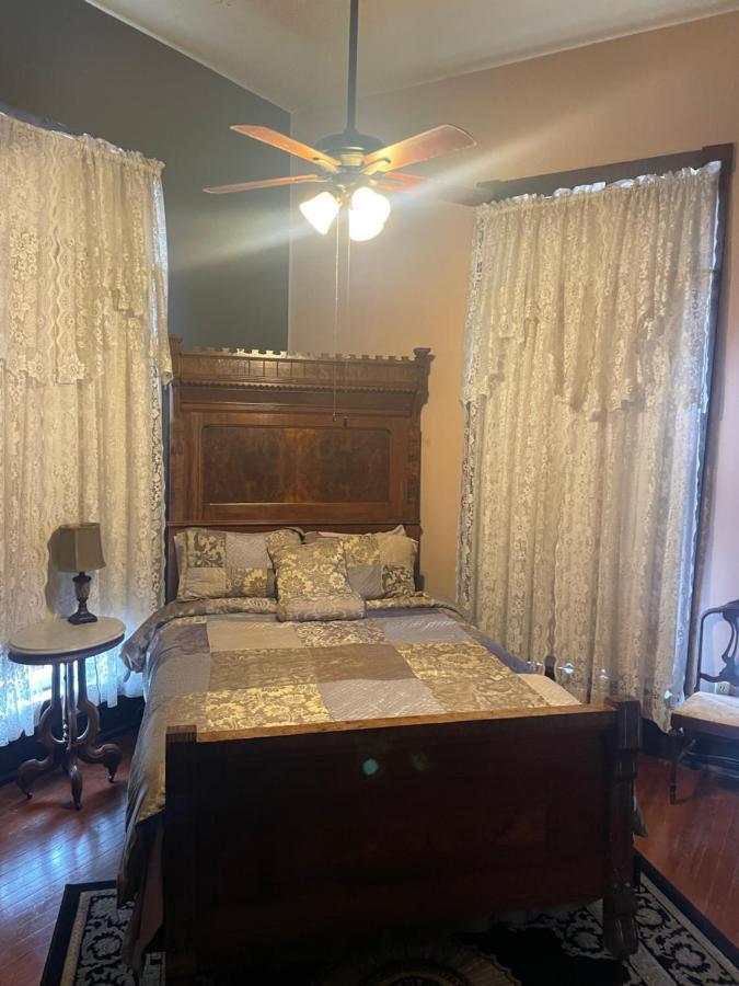Grand Gables Inn Палатка Екстериор снимка