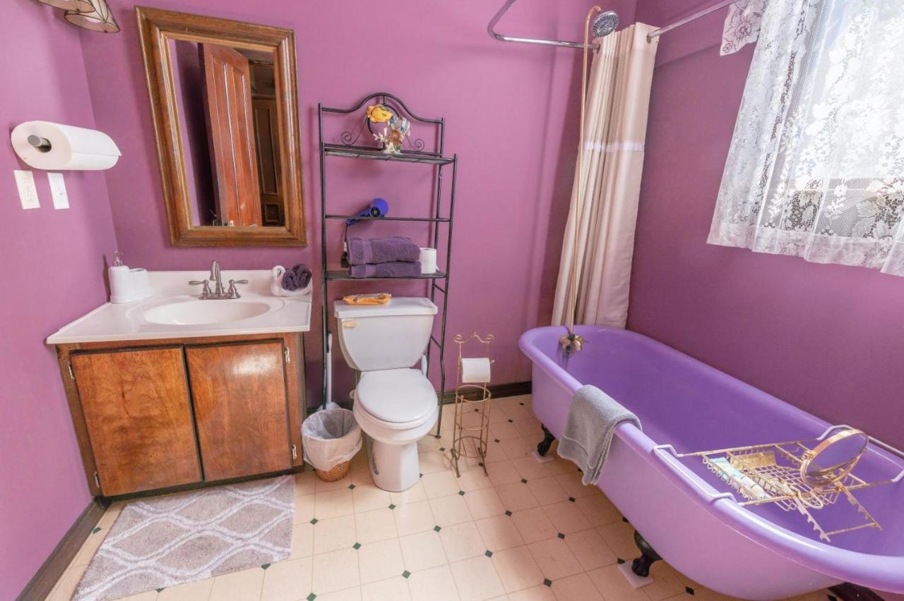 Grand Gables Inn Палатка Екстериор снимка