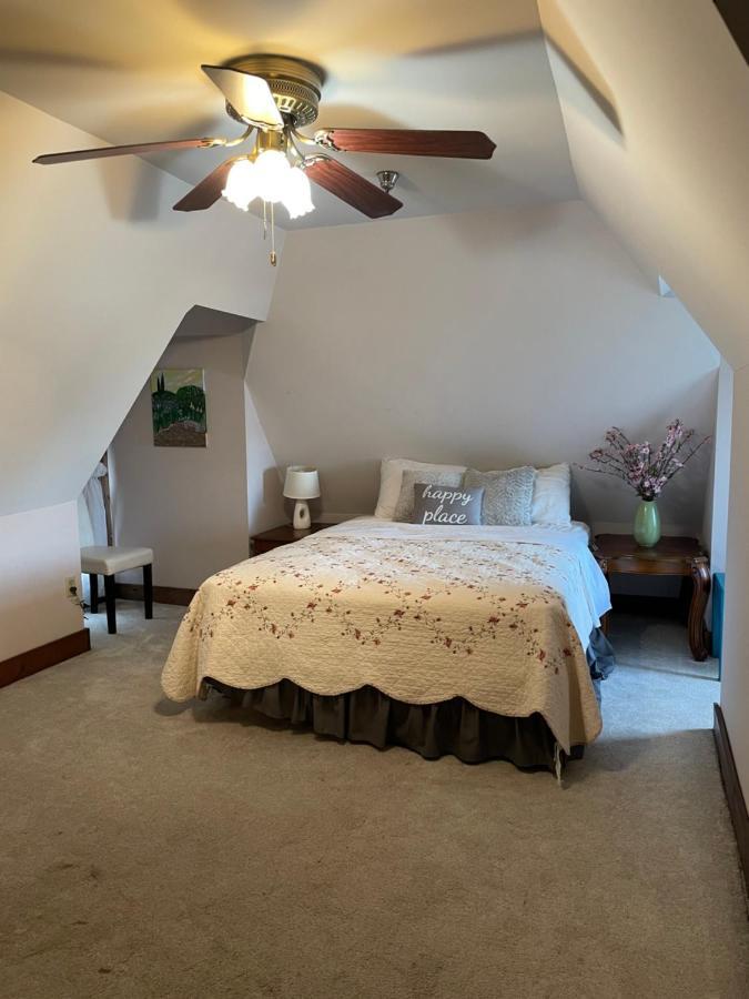 Grand Gables Inn Палатка Екстериор снимка